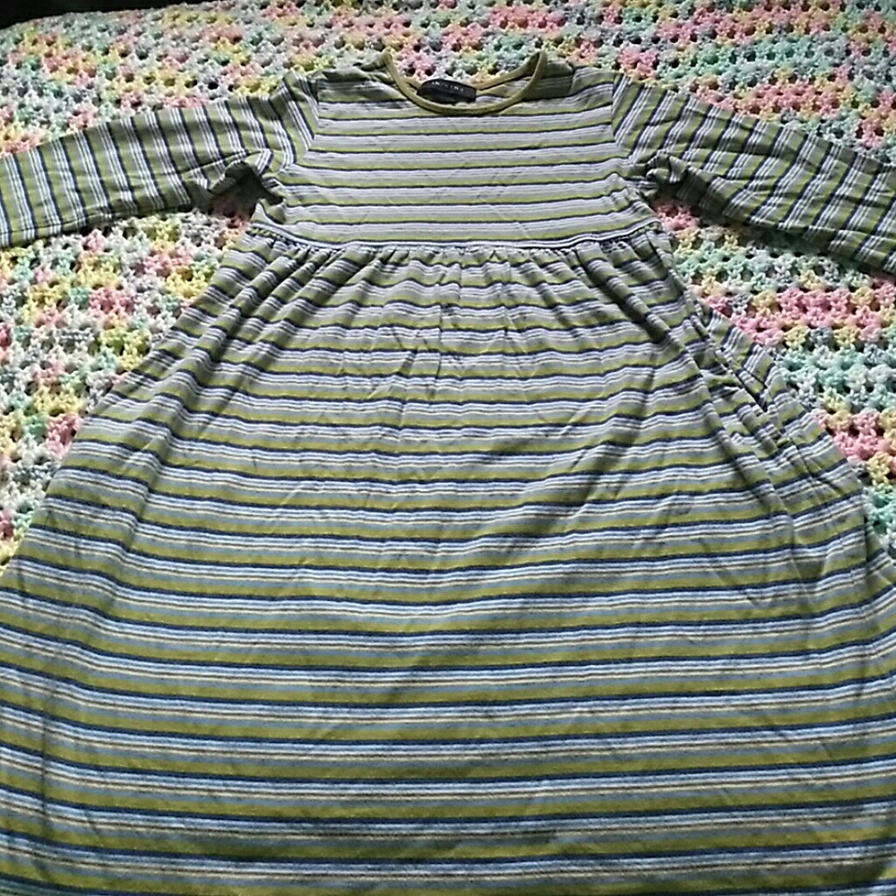 👗 Green and blue dress